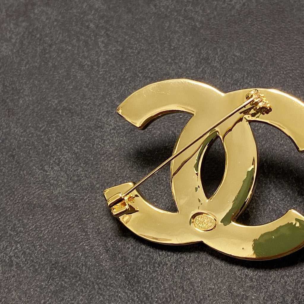 18K  Chanel Script Brooch